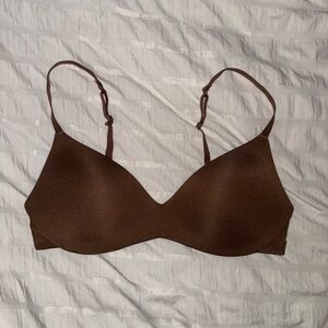 Skims Wireless Form Push Up Plunge Bra